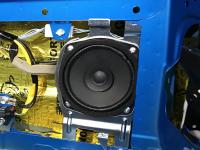 Установка акустики MTX TX250C в Suzuki Jimny IV