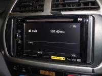 Фотография установки магнитолы Sony XAV-E622 в Toyota RAV4