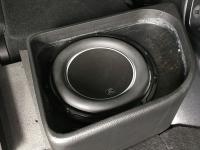 Установка сабвуфера JL Audio 10W6v3-D4 в Toyota Land Cruiser 200