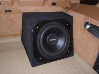 Установка сабвуфера Boston Acoustics G212-4 box в Porsche Cayenne