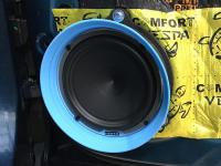 Установка акустики Hertz MPK 165.3 Pro в Geely Monjaro