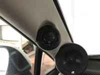 Установка акустики Ground Zero GZNT 28SQ в Toyota RAV4.5