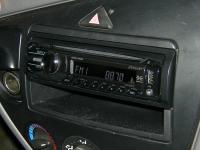 Фотография установки магнитолы Sony CDX-GT47UE в Ford Focus