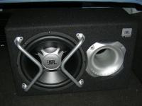 Установка сабвуфера JBL GT5-12 в Ford Focus 2