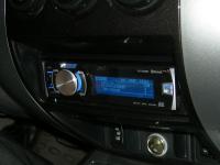 Фотография установки магнитолы JVC KD-SD80BT в Mitsubishi Pajero Sport