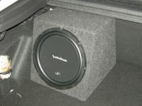 Установка сабвуфера Rockford Fosgate R1S412 box в Ford Focus 3