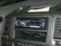 Фотография установки магнитолы Pioneer DEH-6400BT в Volkswagen Caravelle