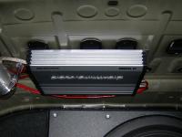 Установка усилителя Lightning Audio LA-1000MD в Volkswagen Passat B6