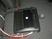 Установка сабвуфера Alpine SWR-12D2 vented box в Opel Astra J GTC