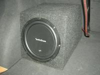 Установка сабвуфера Rockford Fosgate R1S410 box в Volkswagen Bora