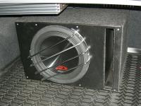 Установка сабвуфера Alpine SWR-12D4 vented box в Nissan Teana (J32)