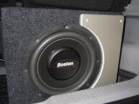 Установка сабвуфера Boston Acoustics G110-4 в KIA Picanto