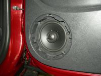 Установка акустики Morel Tempo Coax 5 в Renault Duster