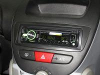 Фотография установки магнитолы Sony MEX-GS610BE в Peugeot 107