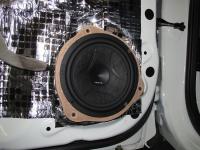 Установка акустики Hertz ESK 165L.5 в Nissan Juke