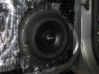 Установка акустики Hertz Space 6 в Toyota RAV4