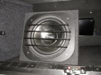Установка сабвуфера Infinity REF1260W box в Lada Niva