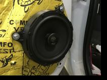 Установка   в Toyota RAV4.5