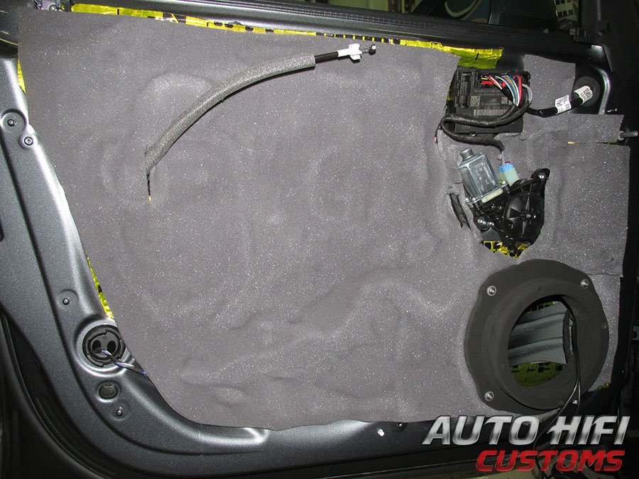 Установка шумоизоляции Comfort Mat Gold G2 в Audi 