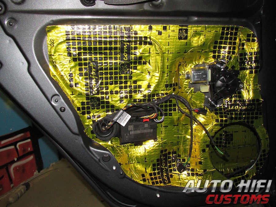 Установка шумоизоляции Comfort Mat Gold G2 в Audi A3 (8V)