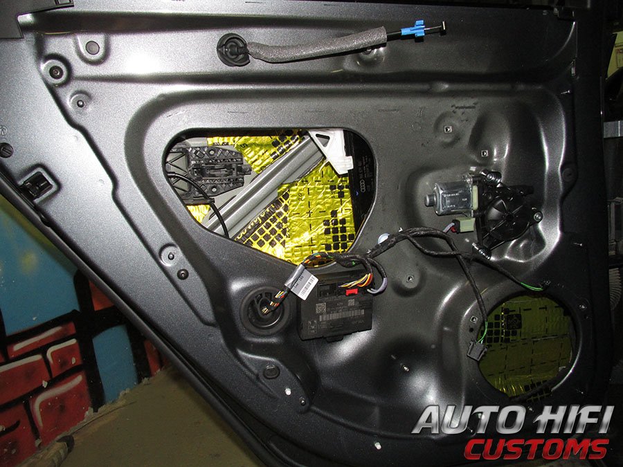 Установка шумоизоляции Comfort Mat Gold G2 в Audi A3 (8V)