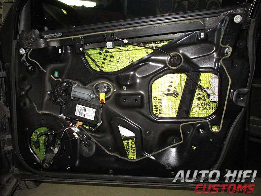 Установка шумоизоляции Comfort Mat Gold G2 в Audi A4 (B7)
