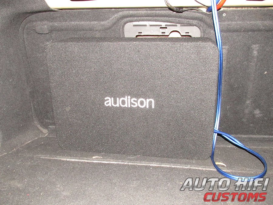 Установка сабвуфера Audison APBX 8 DS в Alfa Romeo 159
