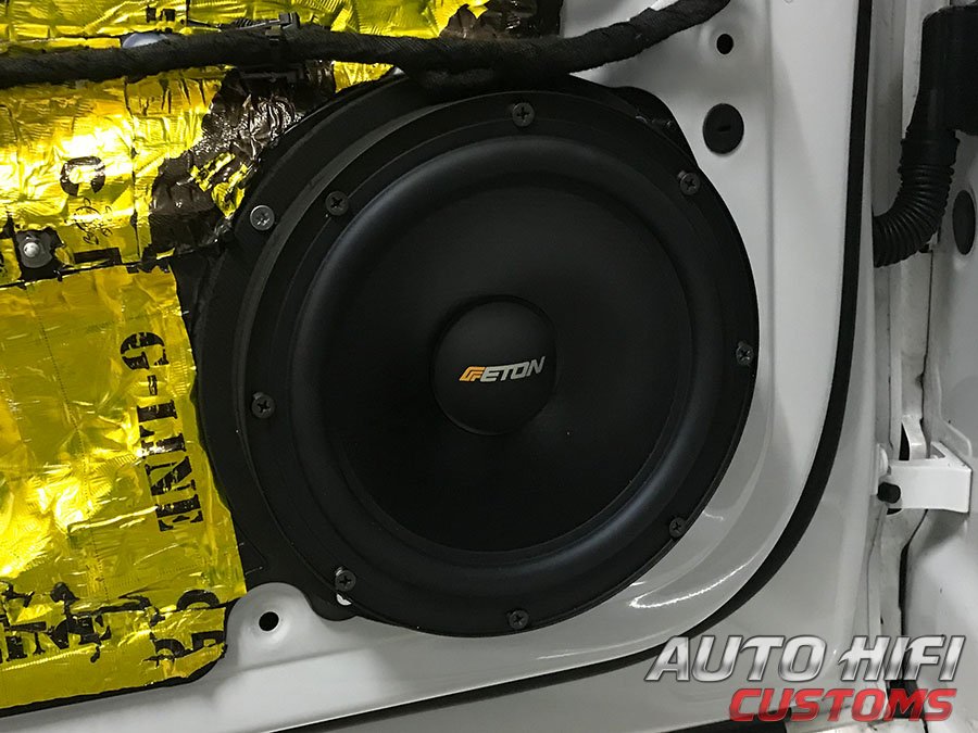 Установка акустики Eton POW 200.2 Compression в Audi A6 (C7)
