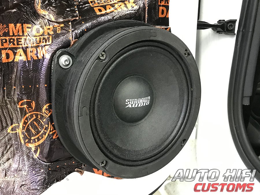 Установка акустики Sundown Audio Neo Pro 6.5 в Audi A3 (8V)