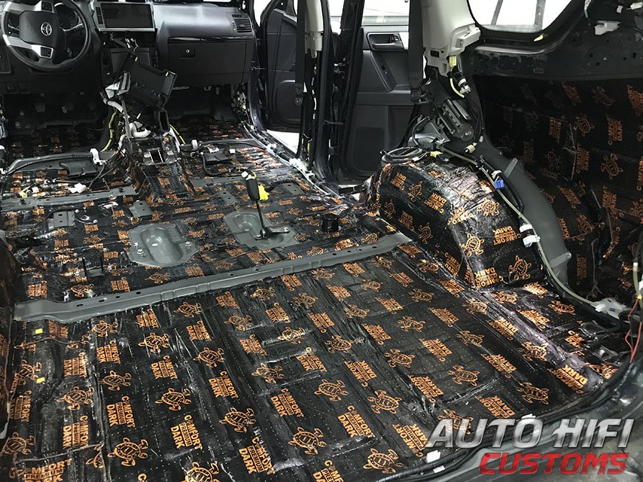 Установка шумоизоляции Comfort Mat Dark D3 в Toyota Land Cruiser 150