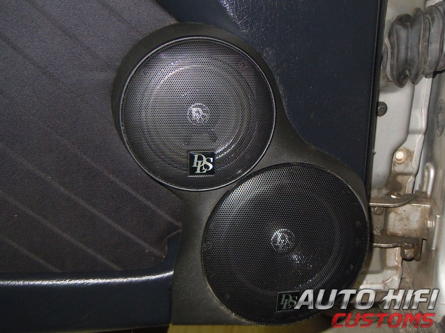 Установка акустики DLS C36 в Audi 100