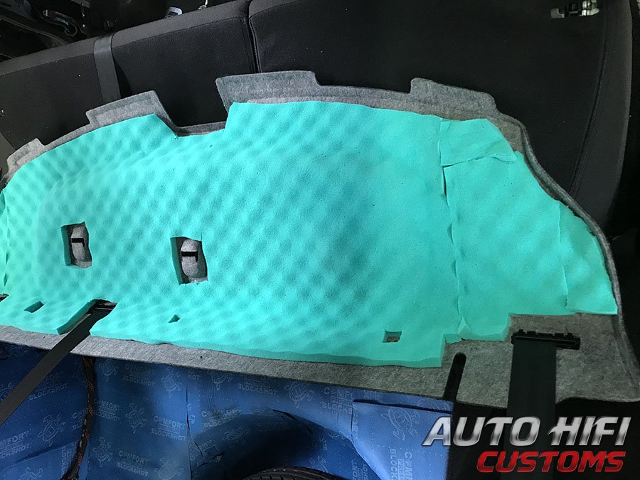Установка шумоизоляции Comfort Mat Cobra в Lada Granta Sport