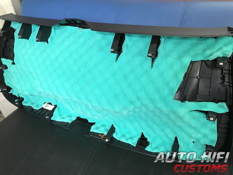 Установка шумоизоляции Comfort Mat Soft Wave Expert в Volkswagen Tiguan II