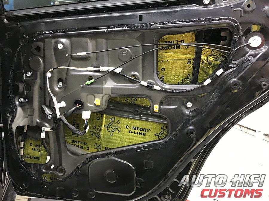 Установка шумоизоляции Comfort Mat Gold G2 в Toyota Corolla XI