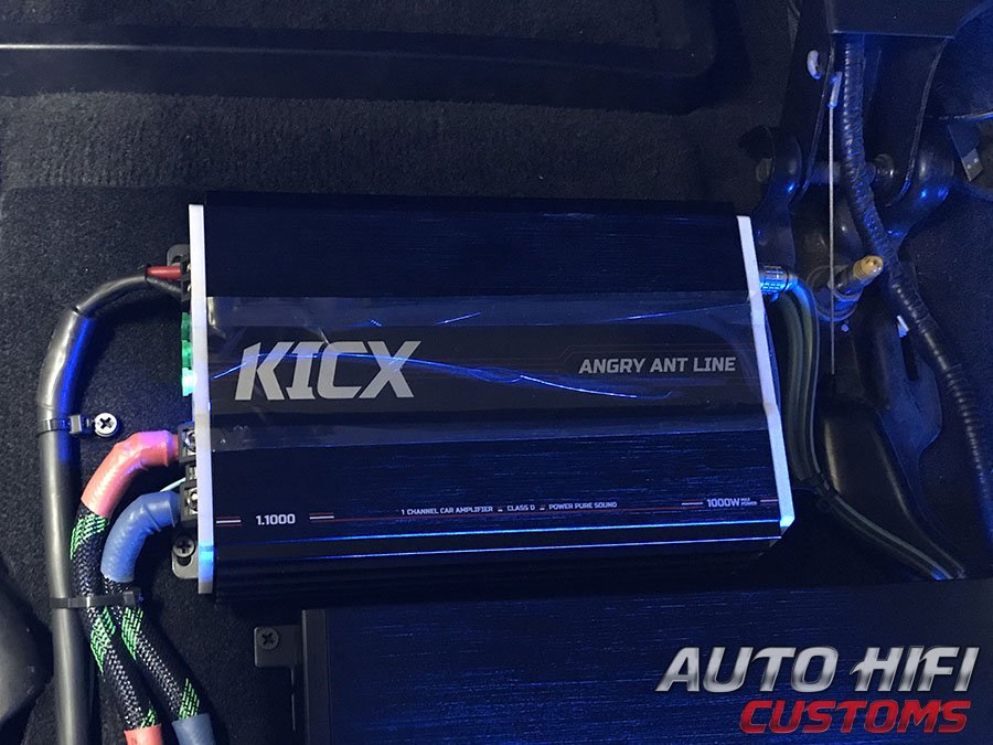 Установка усилителя Kicx Angry Ant 1.1000 в Hummer H2