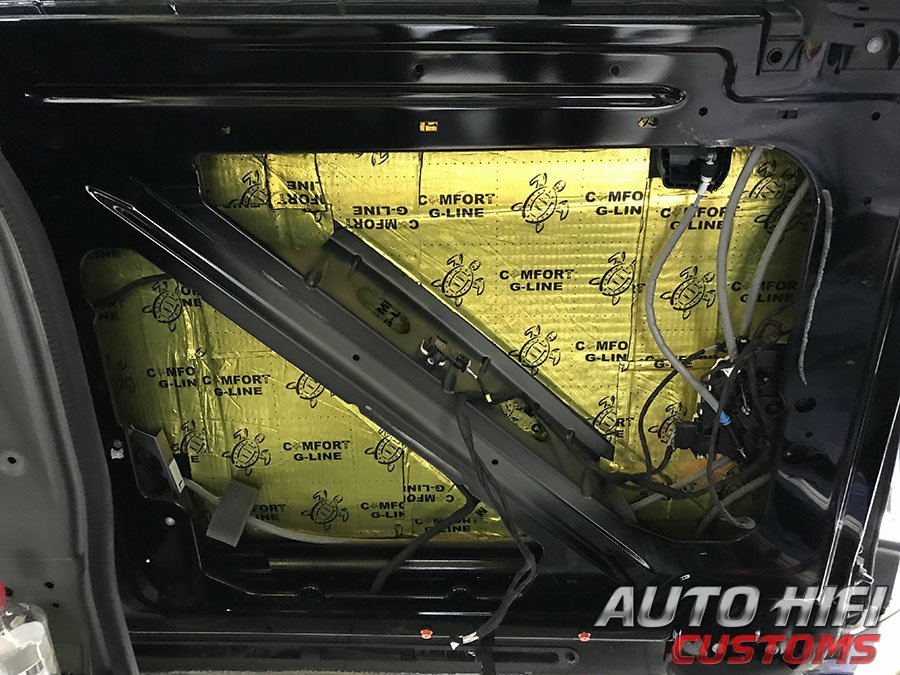 Установка шумоизоляции Comfort Mat Gold G2 в Mercedes V class (W447)