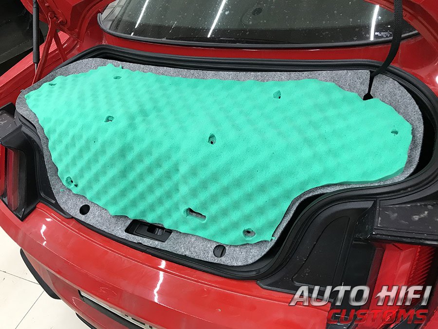 Установка шумоизоляции Comfort Mat Soft Wave Expert в Ford Mustang VI