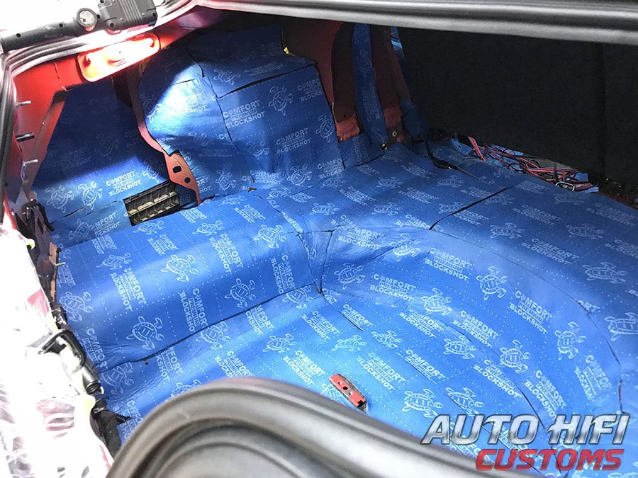 Установка шумоизоляции Comfort Mat Gold G3 в Ford 