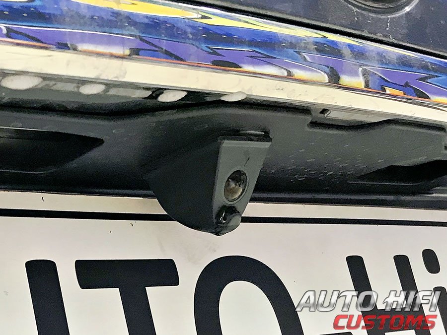 Установка камеры заднего вида Stare AquaCam в Nissan X-Trail (T32)