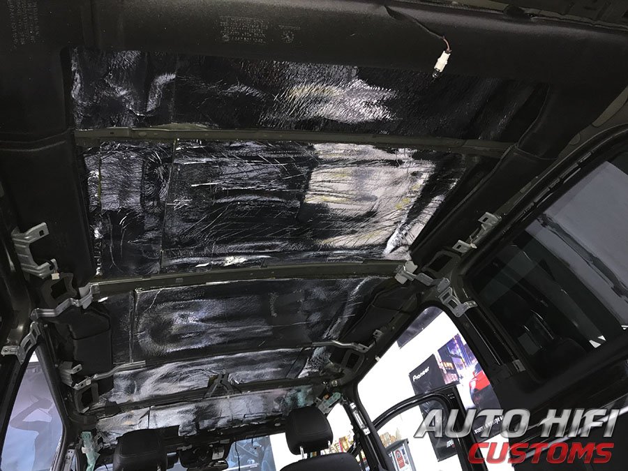 Установка шумоизоляции Comfort Mat Vespa в Mercedes V class (W447)