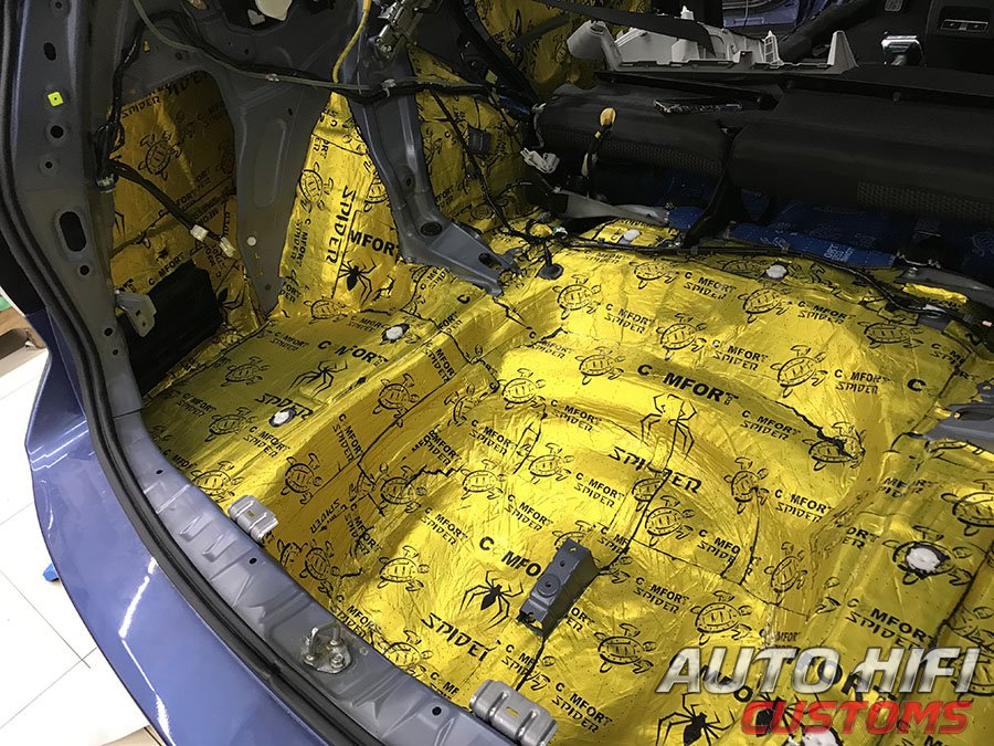 Установка шумоизоляции Comfort Mat Spider в Subaru Forester (SJ)