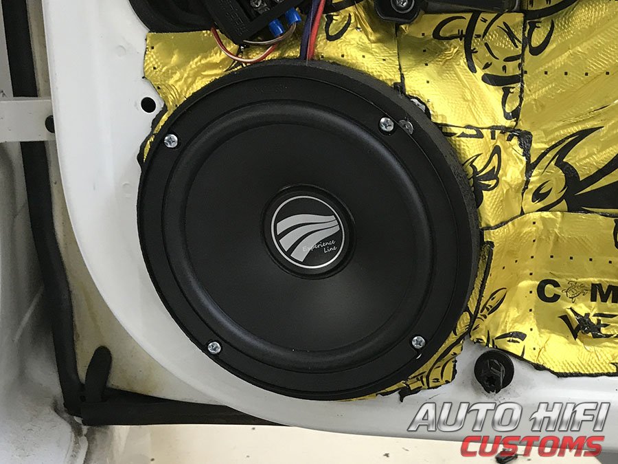 Установка акустики Rainbow EL-C260S в Skoda Octavia (A7)