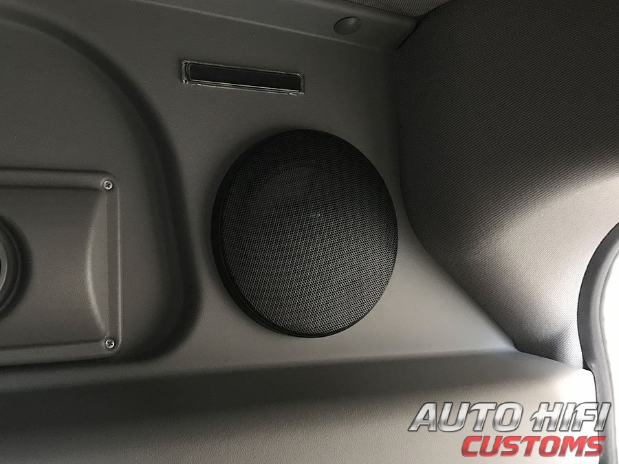 Установка акустики Rainbow EL-X165A в ГАЗ