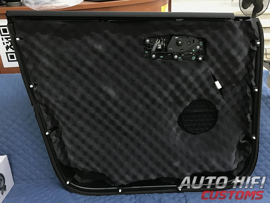 Установка шумоизоляции Comfort Mat Vespa в Haval
