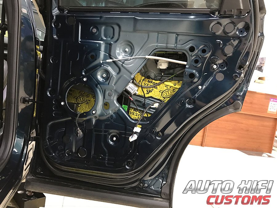 Установка шумоизоляции Comfort Mat Vespa в Haval F7 II