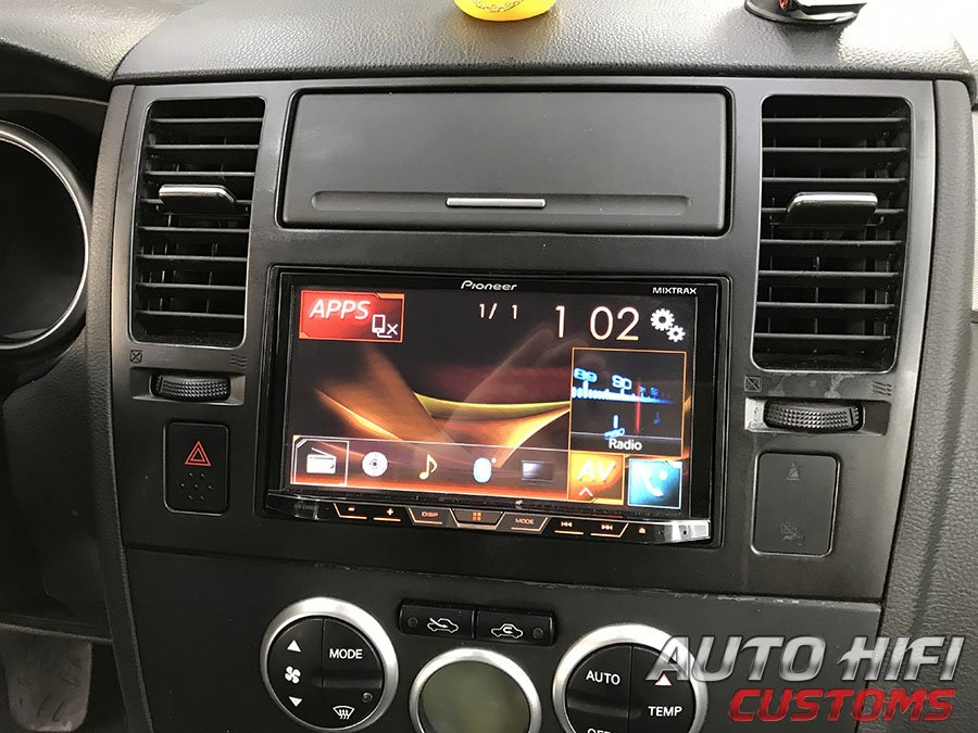 Установка автомагнитолы Pioneer AVH-X5800BT в Nissan Tiida