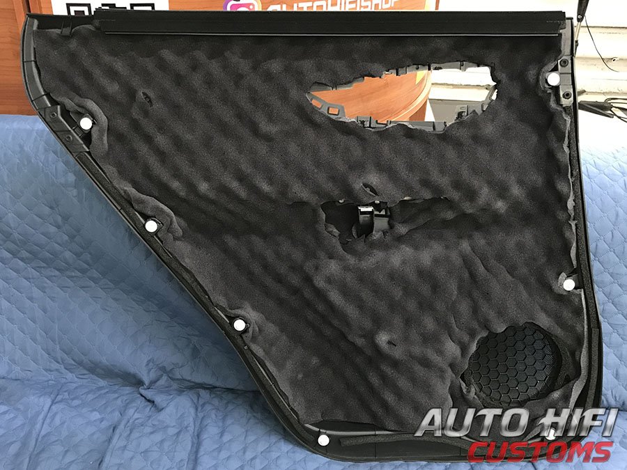 Установка шумоизоляции Comfort Mat Vespa в Nissan