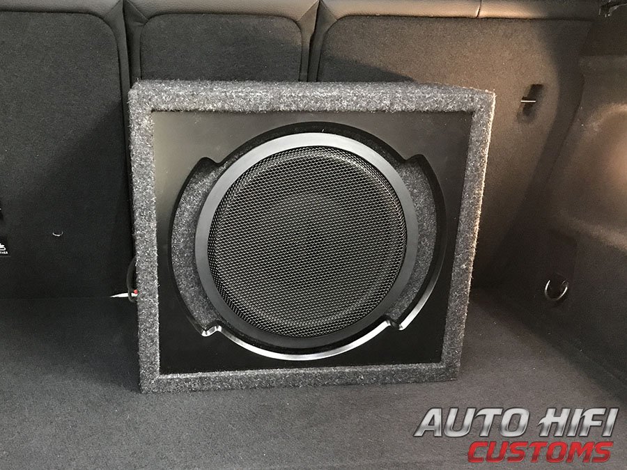Установка сабвуфера Helix IK S10 DVC2 в BMW X2 (F39)