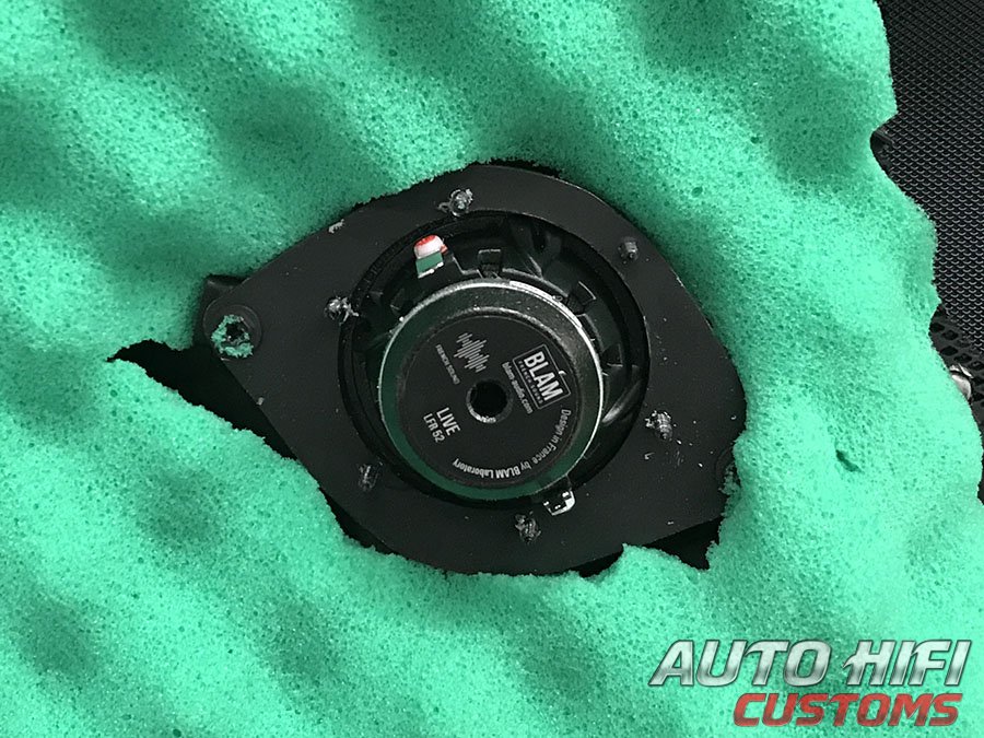 Установка акустики BLAM LFR 52 в Dodge Durango SRT III