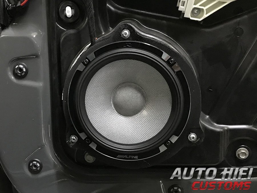 Установка акустики Alpine R2-S652 в Dodge Durango SRT III